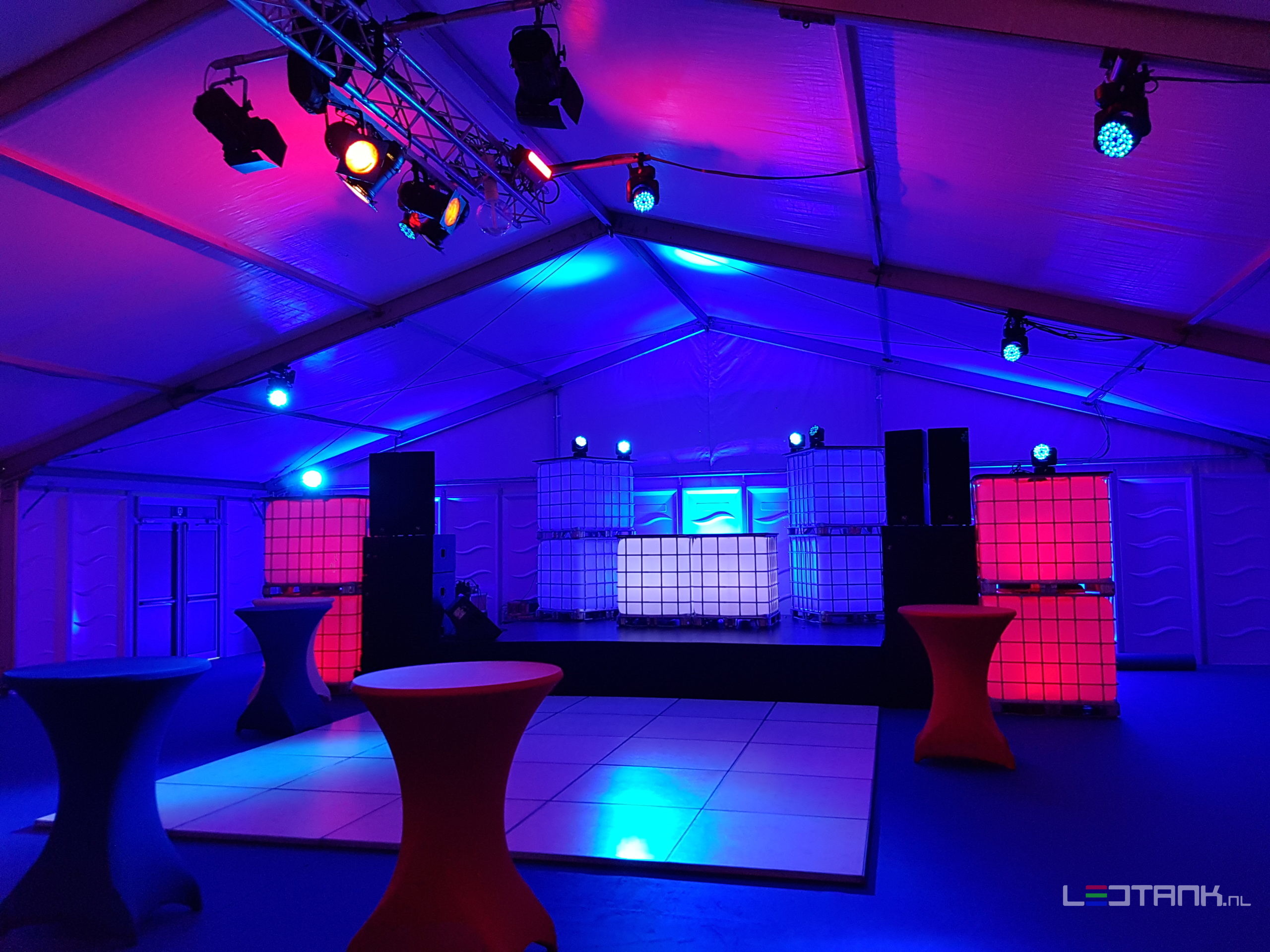 Home 17 IBC Led tanks Ledtank.nl American Dream Ledtanks DJMeubel IBC LEDTANK.nl 3