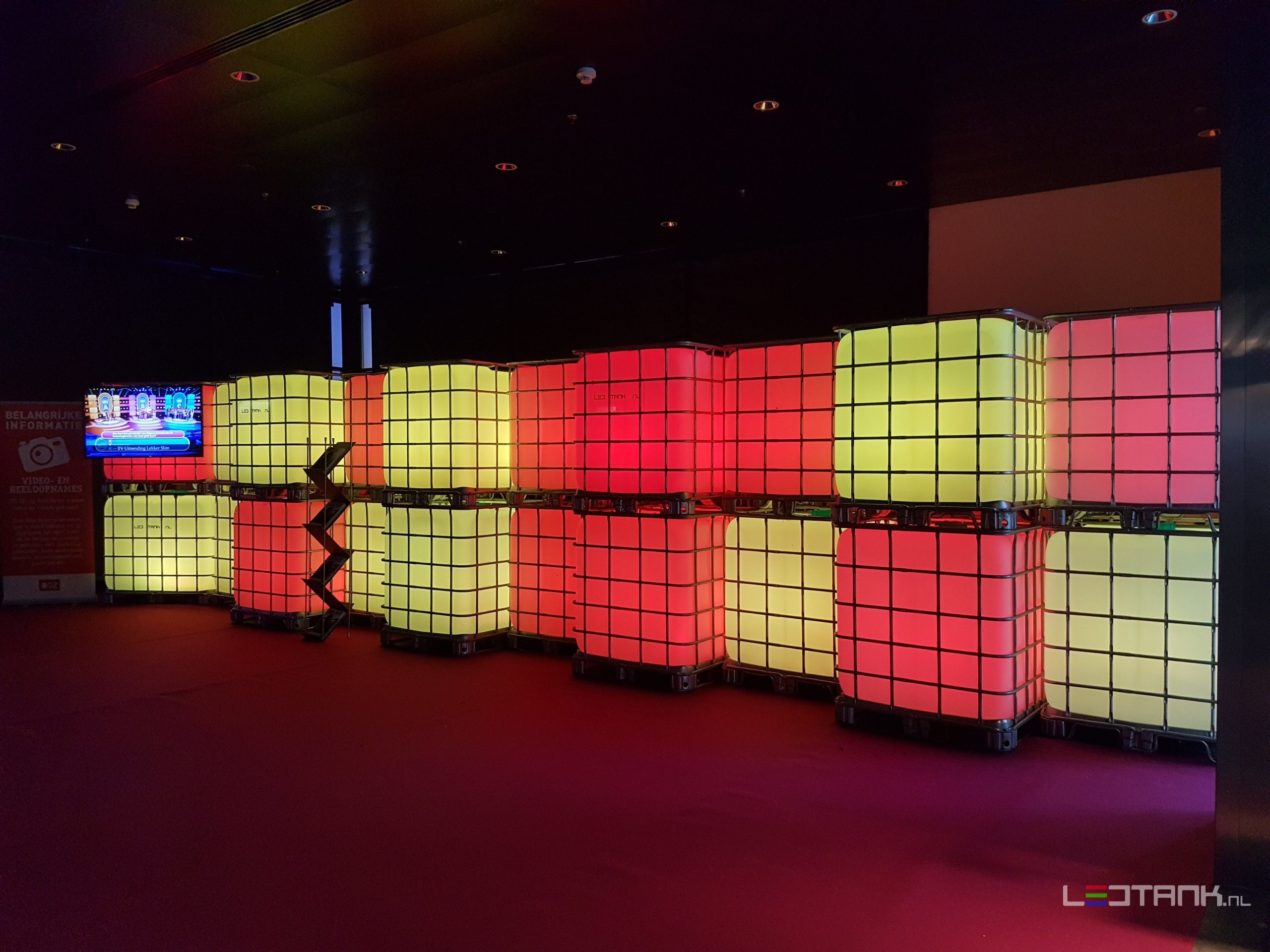 Home 11 IBC Led tanks Ledtank.nl Beurs Festivak ledtanks IBC decor ledtank.nl 16
