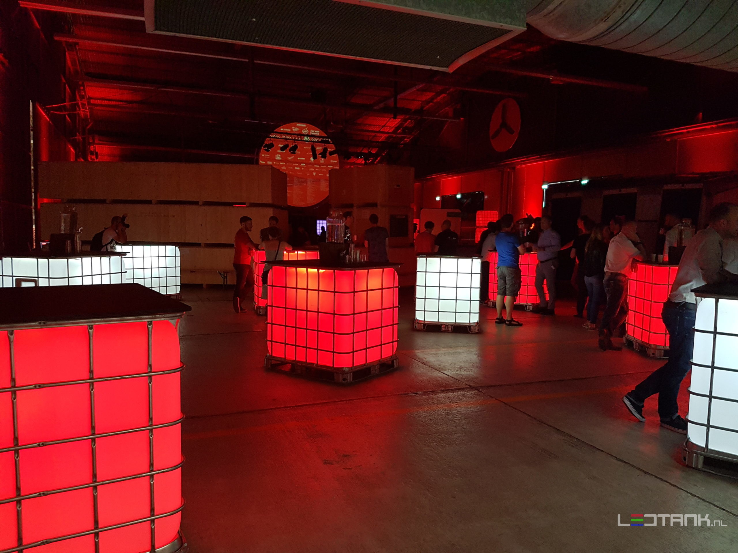 Home 12 IBC Led tanks Ledtank.nl Solar Team Twente ledtanks IBC decor ledtank.nl 4